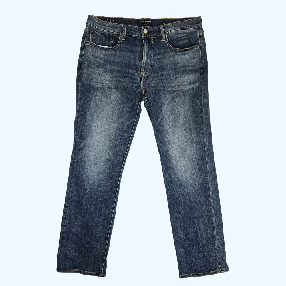 Lucky Brand 223 Straight Leg Mens Jeans 34x32 Medium Wash Denim Fits 31